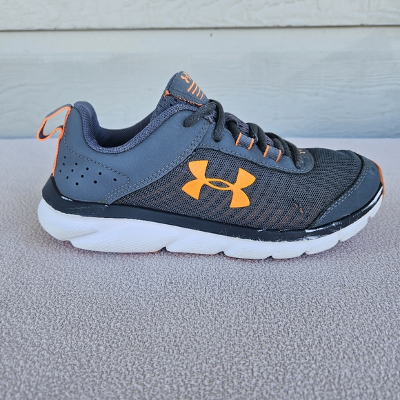 Under Armour Assert 8 Youth SZ 4Y Sneaker Grey Breathable Tie 3022100-101 - Picture 2 of 10